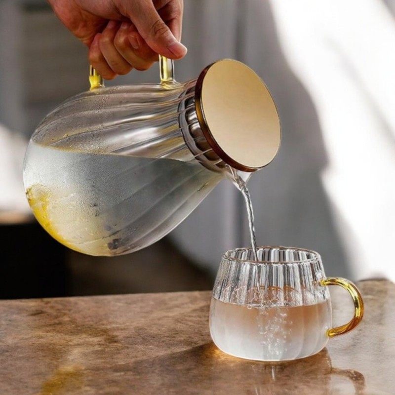 Filiżanka szklanka z falowanymi ściankami ze złotych uchem 350 ml 1szt SZK84 - obrazek 5