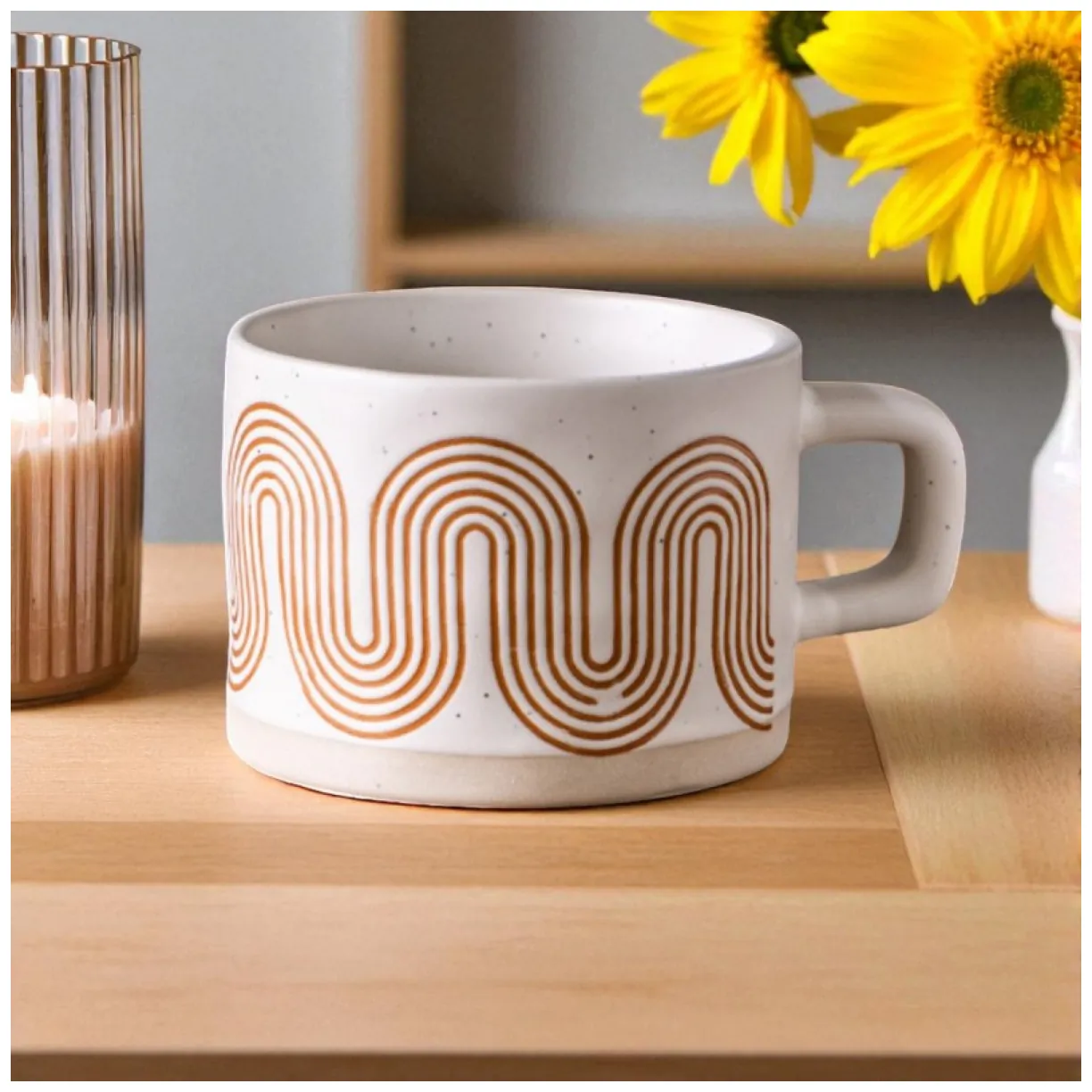 Kubek ceramiczny w geometryczny wzór retro, biało-brązowy, 250 ml, matowy - obrazek 3