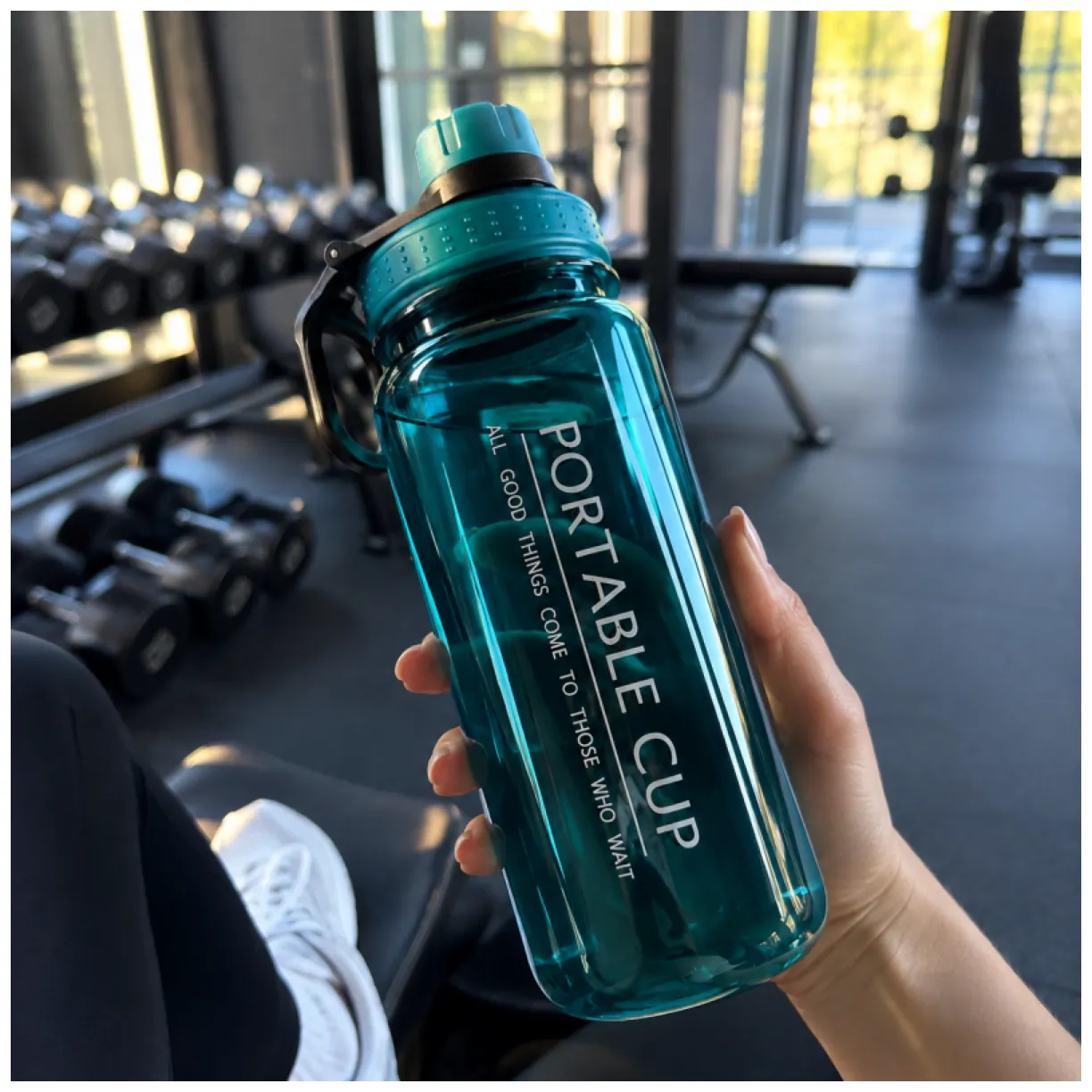 BUTELKA NA WODĘ BIDON NA SIŁOWNIĘ FITNESS 600ml przenośny mały - obrazek 5