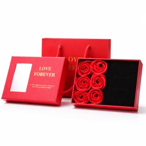 Pudełeczko na biżuterie z 6 szt. zapachowych róż mydlanych, czerwone na prezent BUK28CZE