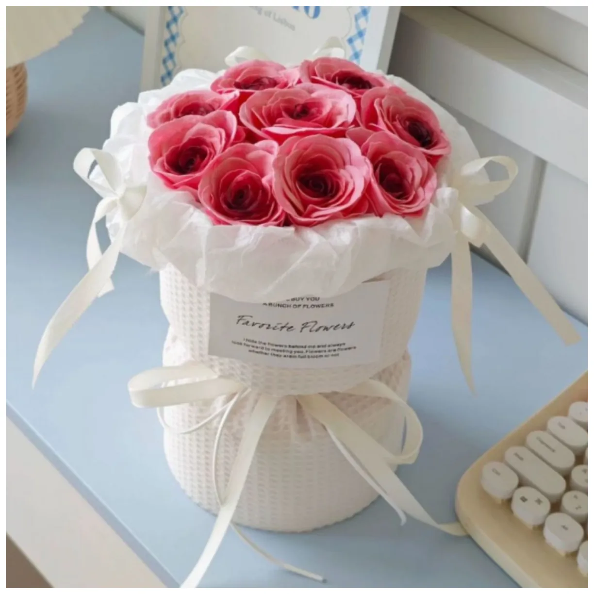 Flower box z mydlanymi kwiatami LED 9 sztuk - zapachowy prezent dla kobiety - obrazek 2