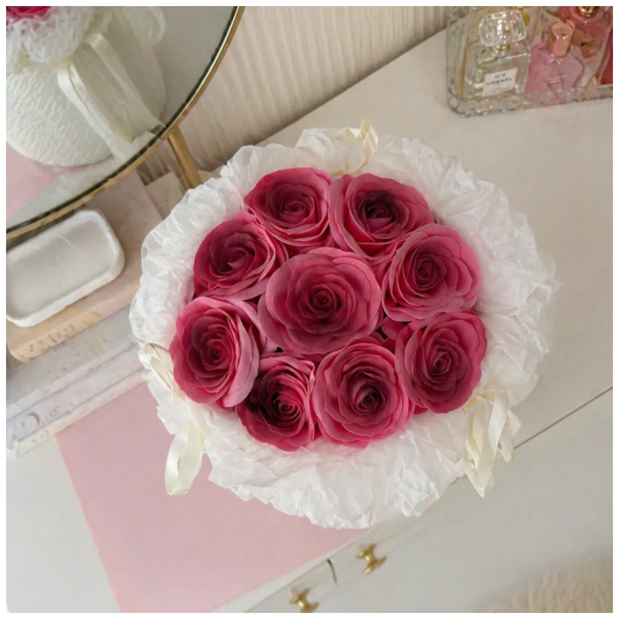 Flower box z mydlanymi kwiatami LED 9 sztuk - zapachowy prezent dla kobiety - obrazek 3