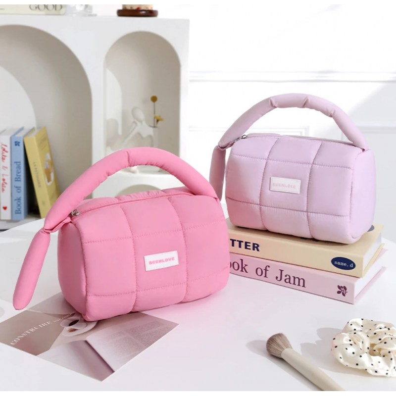 Kosmetyczka damska pikowana kuferek z rączką 18,5 x 12,5 x 13 cm KS140R - obrazek 4