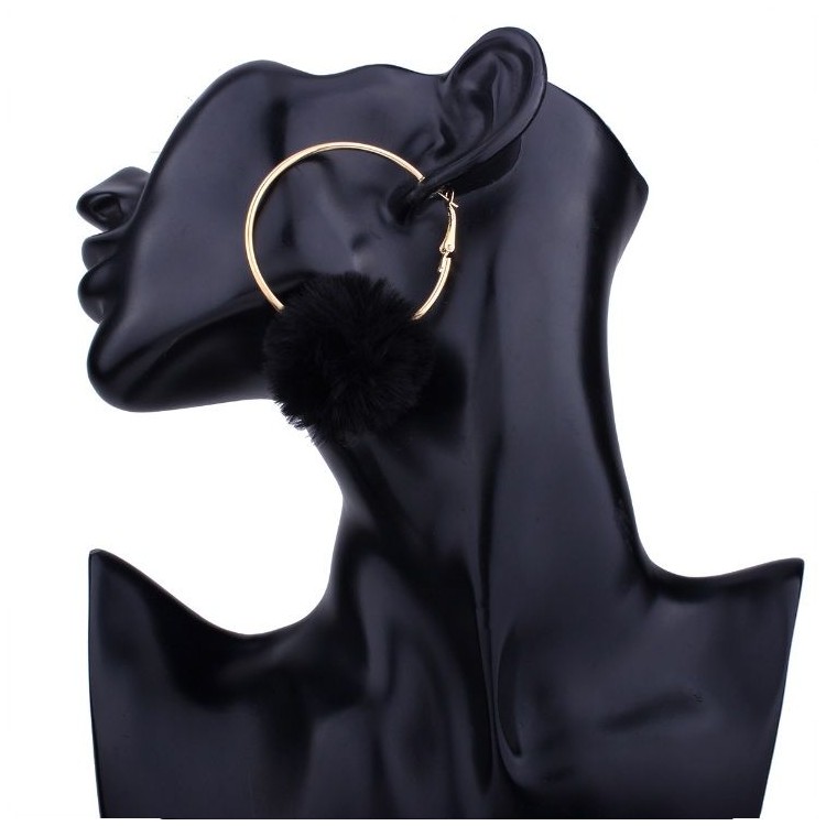 KOLCZYKI KOŁA POMPON CZARNE K632CZ - obrazek 2