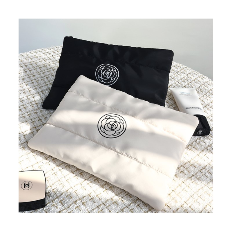 Kosmetyczka damska pikowana duża, wodoodporna biała 22 x 31cm KS144B - obrazek 5