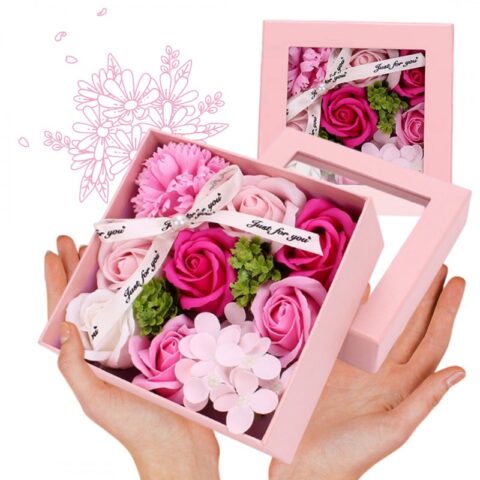 Bukiet zapachowych kwiatów mydlanych w ozdobnym pudełku, flower box BUK02R