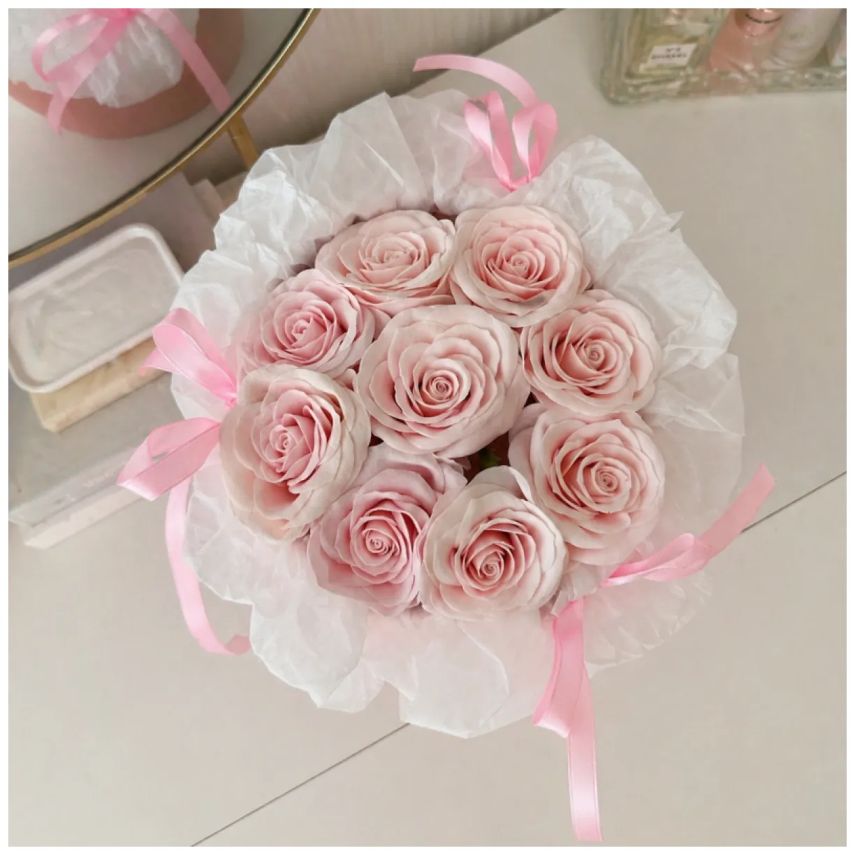 Flower box, bukiet zapachowych kwiatów mydlanych w pudełku, LED 9szt. BUK33R - obrazek 3