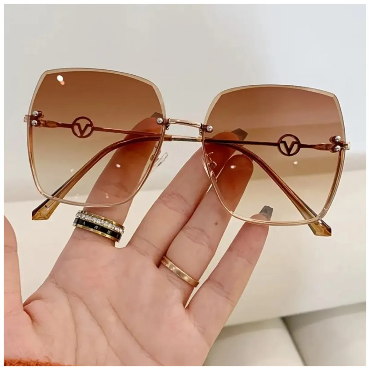 Okulary przeciwsłoneczne LIGHT BROWN simple zdobienie v OK391