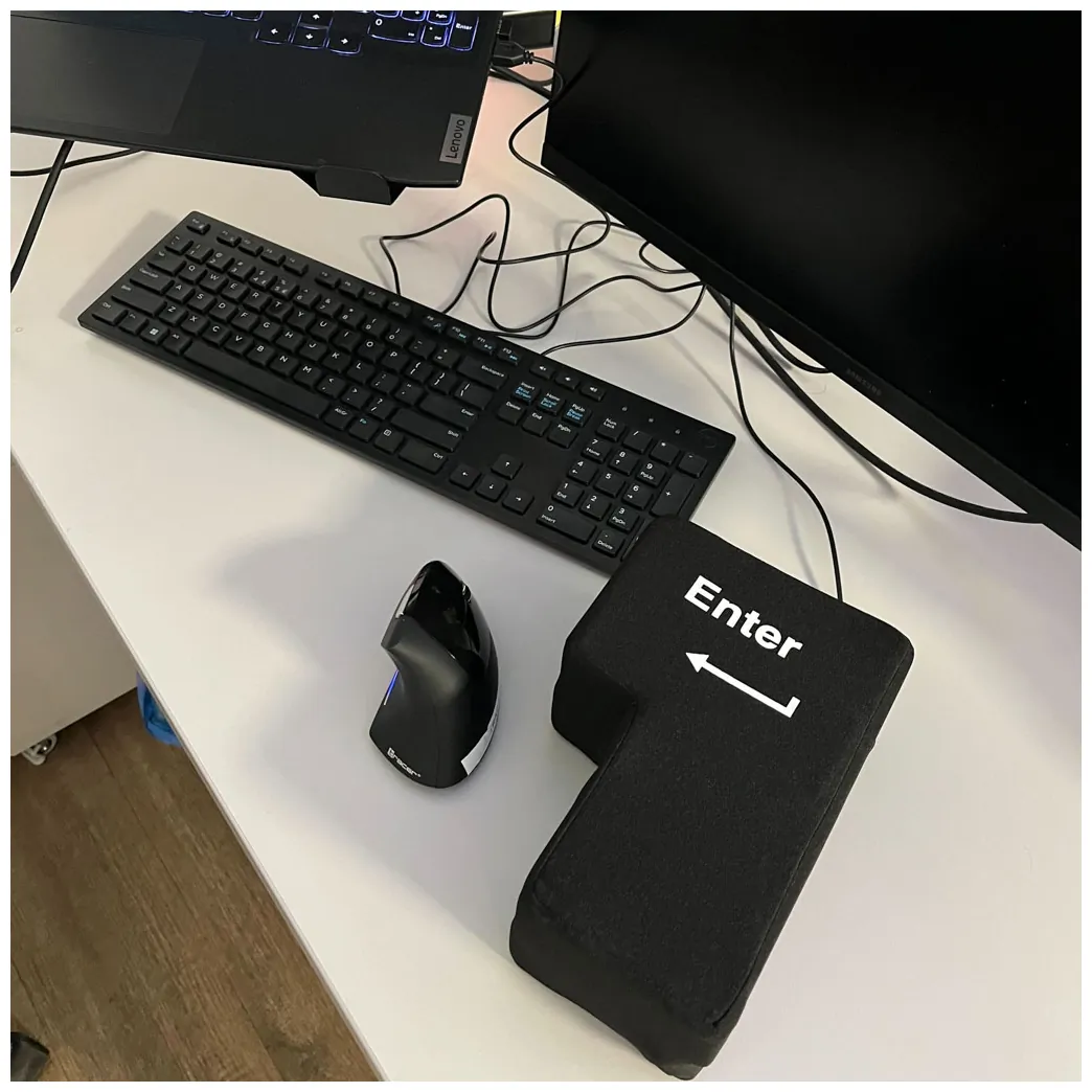 Poduszka antystresowa klawisz Enter XL na biurko do uderzania USB - obrazek 9