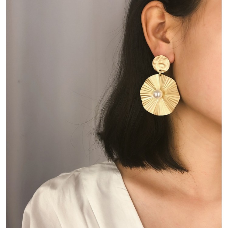 Kolczyki podwójne koła z perłą K1060Z - obrazek 2