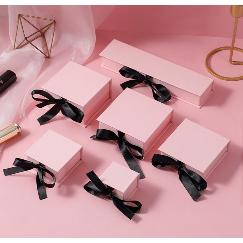 PUDEŁKO OZDOBNE na zestaw BIŻUTERII 7 x 7 x 3,5 cm PDOZ25R - obrazek 2