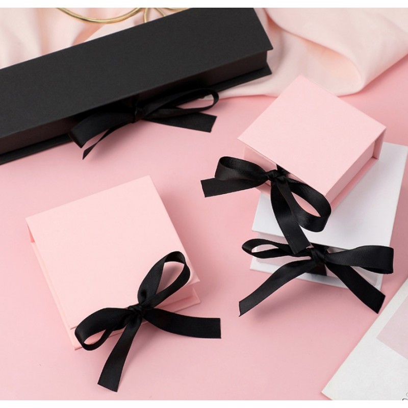 PUDEŁKO OZDOBNE na zestaw BIŻUTERII 7 x 7 x 3,5 cm PDOZ25R - obrazek 3