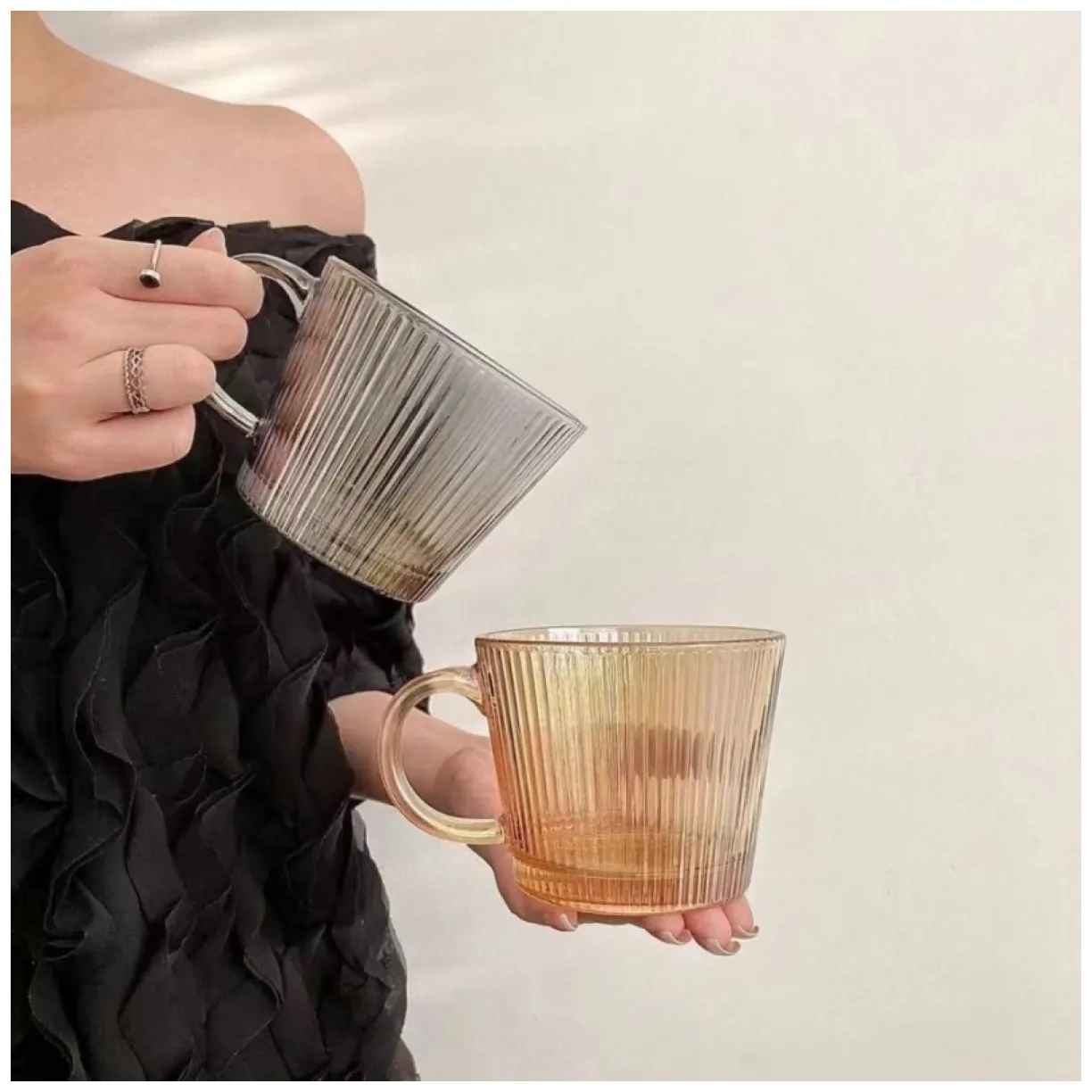 Filiżanka szklanka ryflowana duża grafit, szara 380 ml 1szt - obrazek 6
