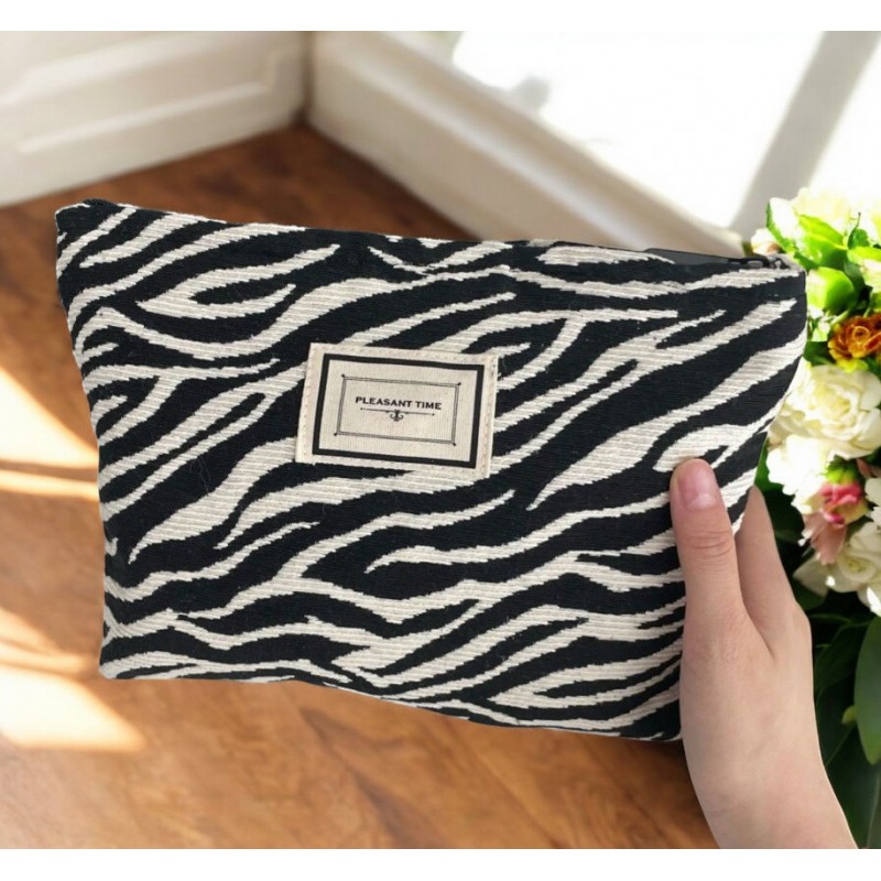 Kosmetyczka jednokomorowa zeberka czarno biała 25 x 5 x18 cm KS116 - obrazek 3