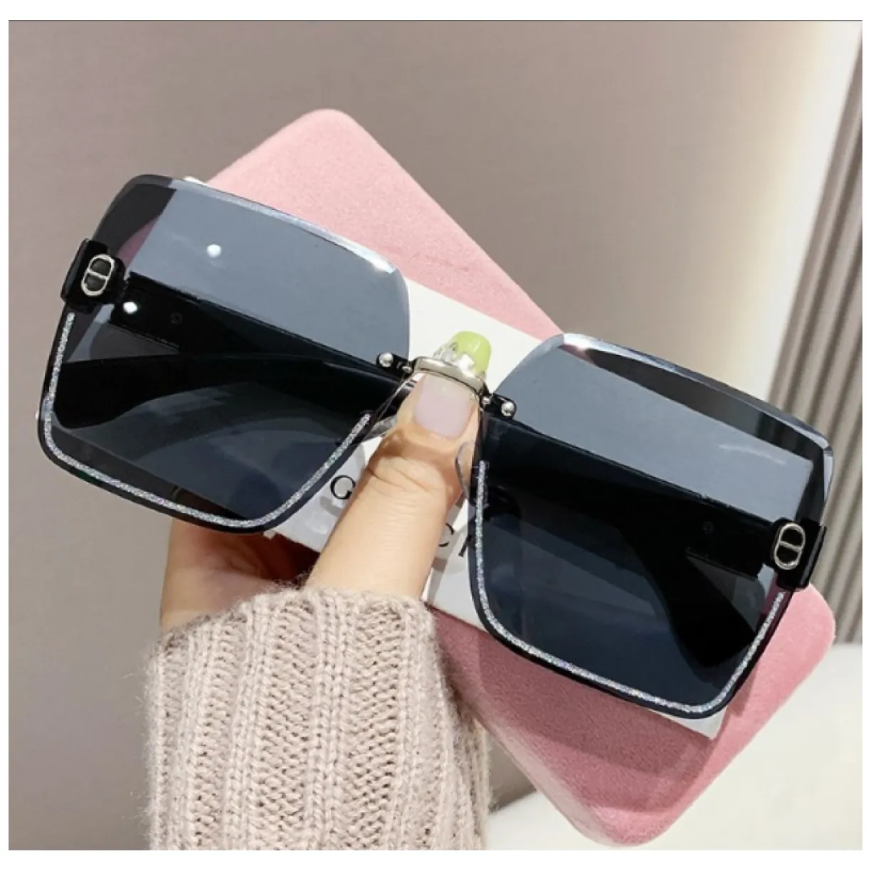 Okulary przeciwsłoneczne BLACK zdobienie BLINK GOLD OK390