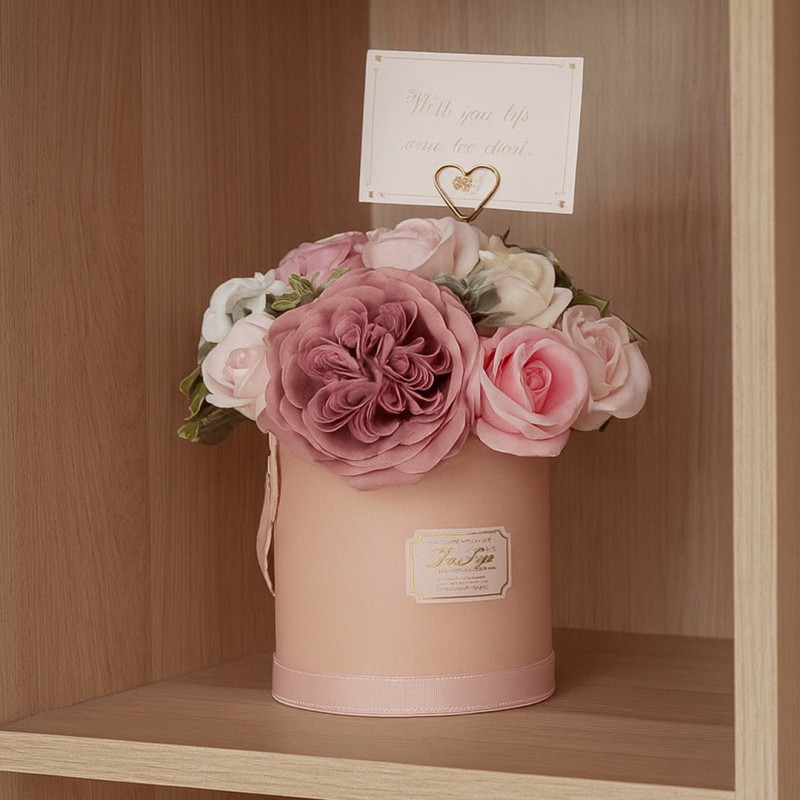 Flower box, bukiet zapachowych kwiatów mydlanych w pudełku 21х22cm BUK10R - obrazek 2