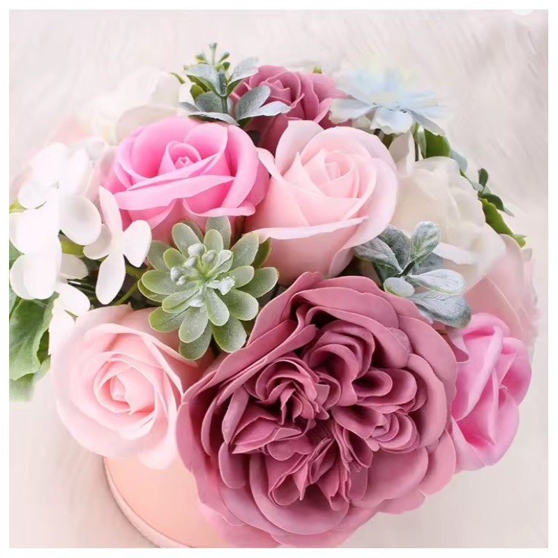 Flower box, bukiet zapachowych kwiatów mydlanych w pudełku 21х22cm BUK10R - obrazek 4