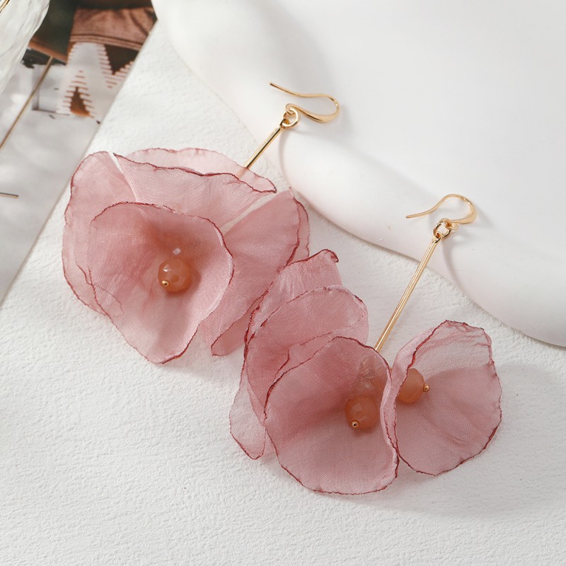 Kolczyki wiszące, efektowne tiulowe z koralikami pudrowy róż K1702 - obrazek 5