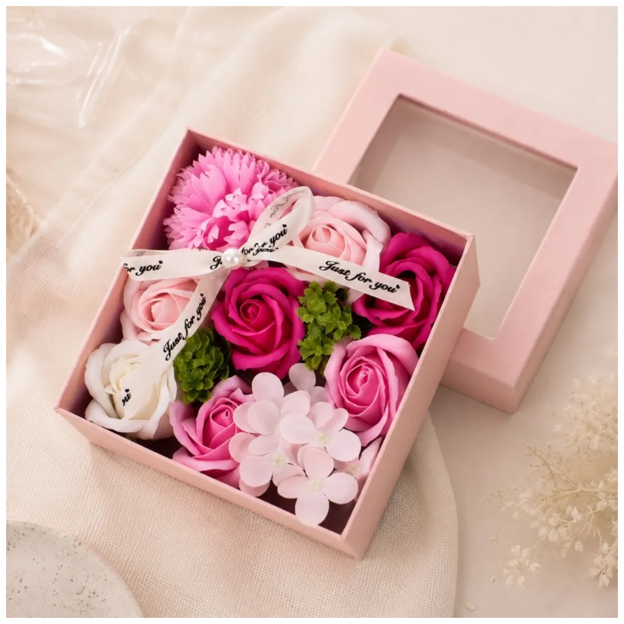 Bukiet zapachowych kwiatów mydlanych w ozdobnym pudełku, flower box - obrazek 4