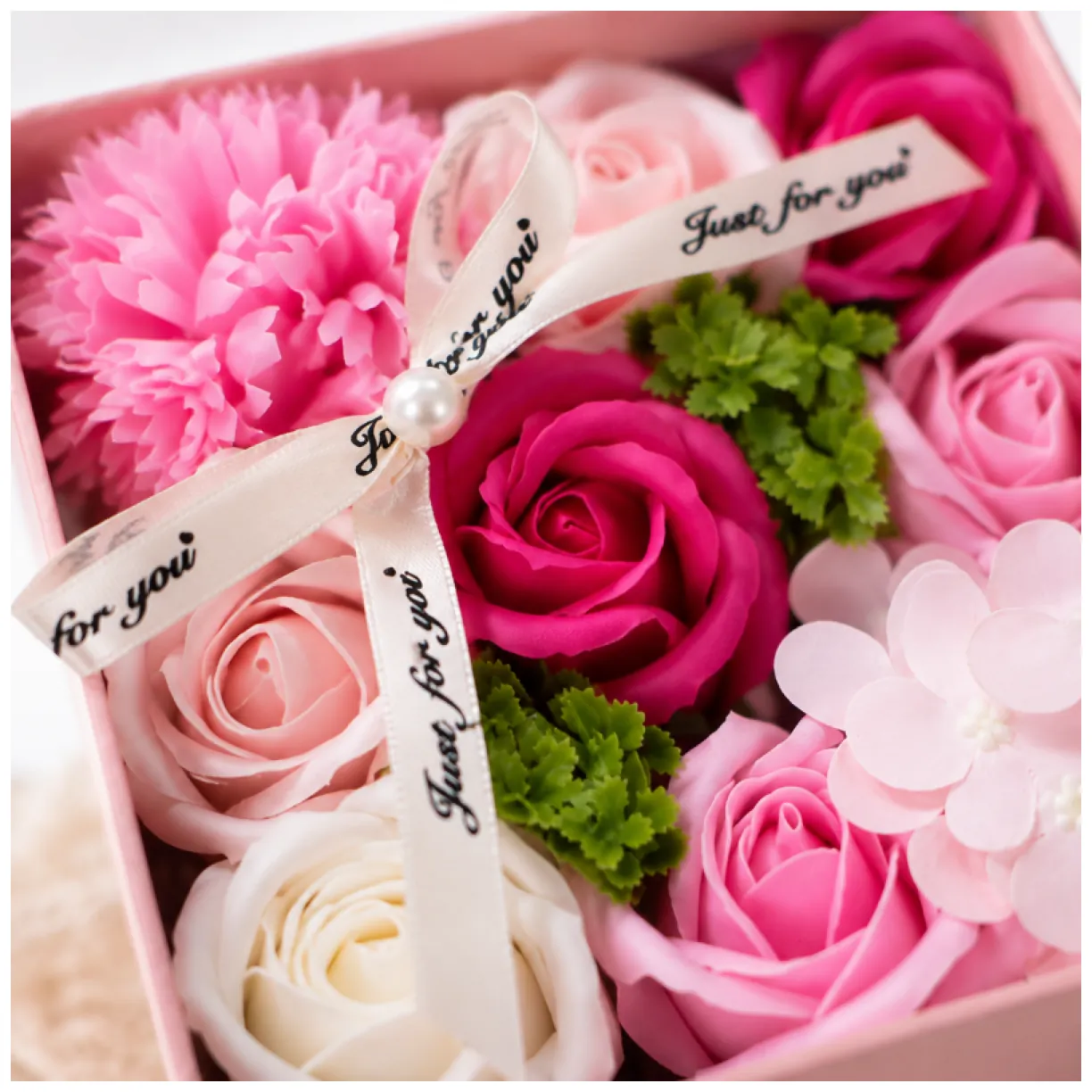 Bukiet zapachowych kwiatów mydlanych w ozdobnym pudełku, flower box - obrazek 5