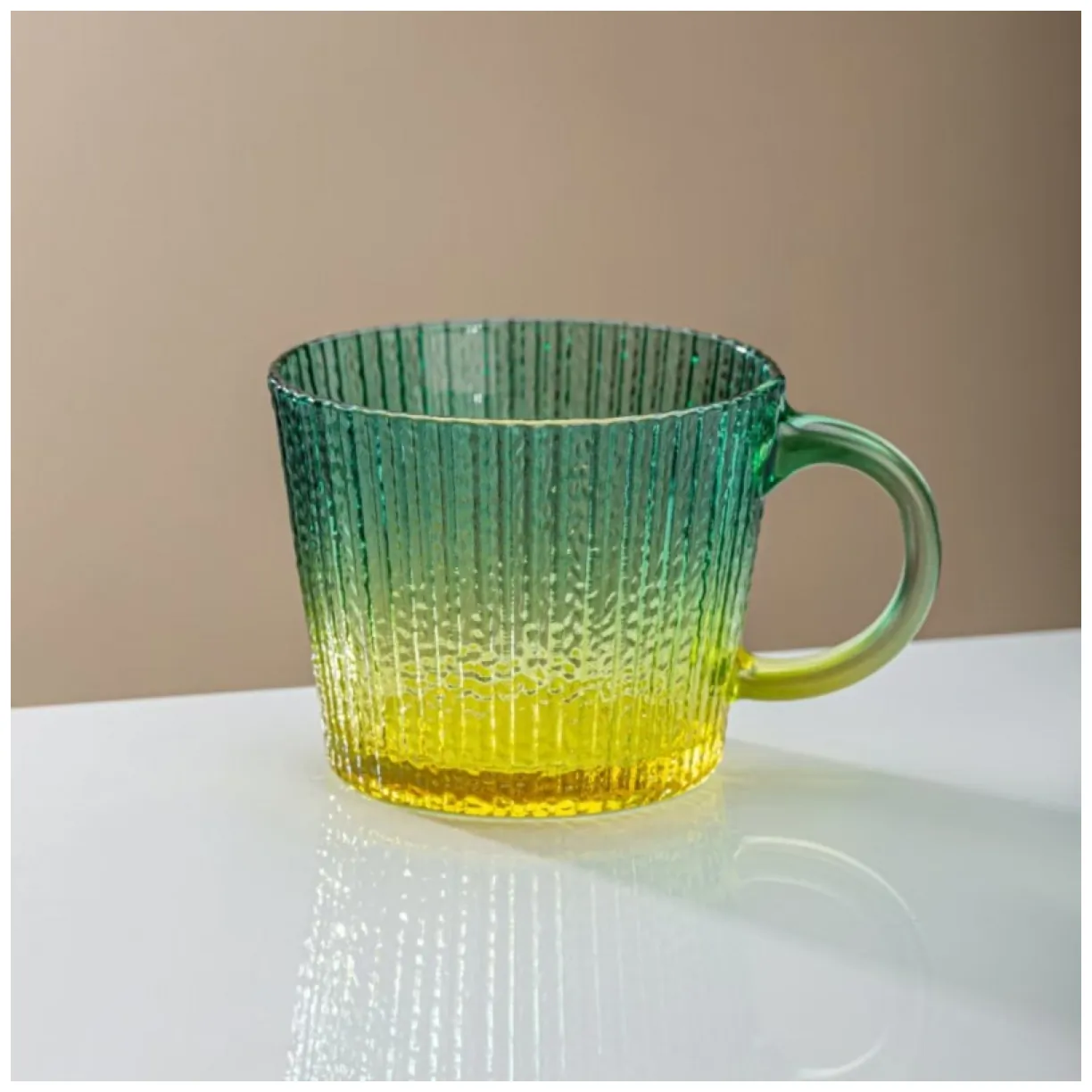 Filiżanka szklanka ryflowana duża butelkowa zieleń ombre 380 ml 1szt - obrazek 3