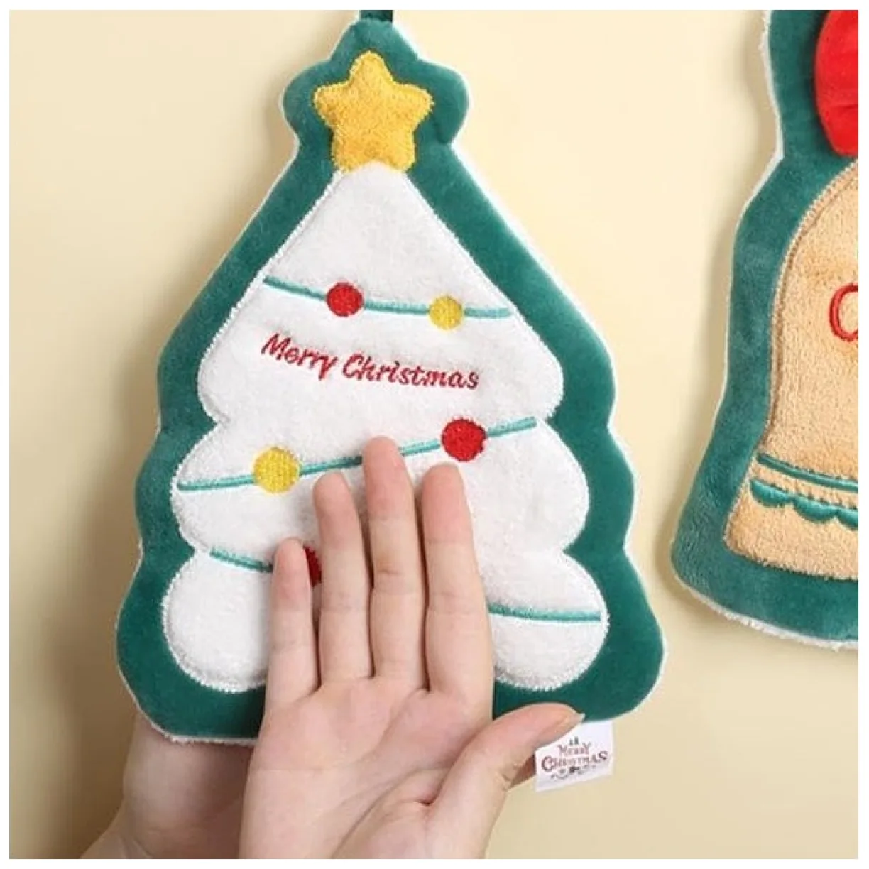 Ręcznik do rąk świąteczny motyw CHOINKA 26 x 19 cm - obrazek 2