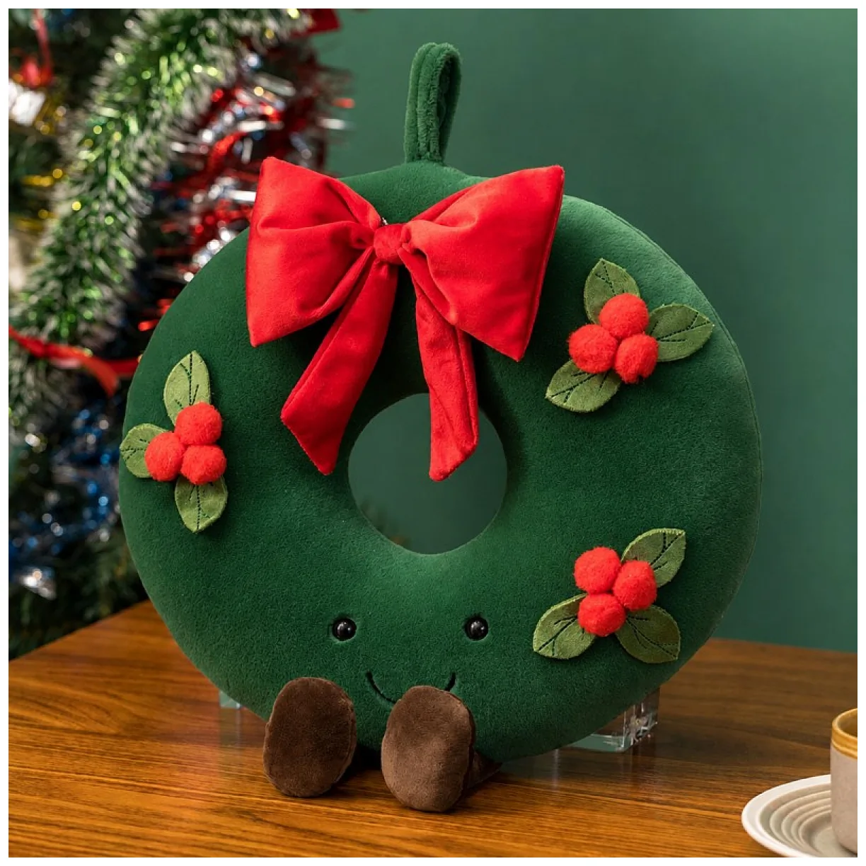Poduszka świąteczna welurowa w kształcie girlandy wieńca 45 cm - obrazek 3