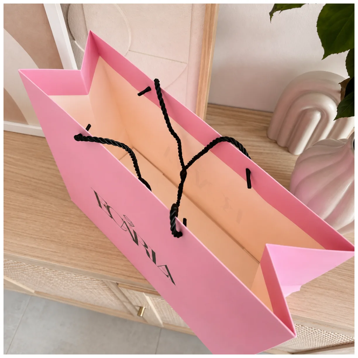 Torba ozdobna prezentowa duża 40x15x29cm, powlekana matowa, różowa z logo - obrazek 5